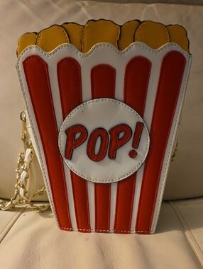 Torrid POPCORN Shaped Crossbody Bag. NWOT Cute To Carry